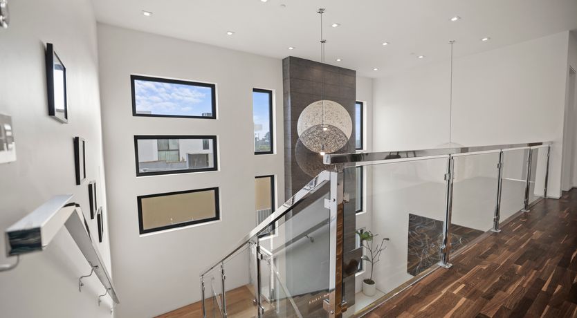 Photo of Welcome To Hollywood