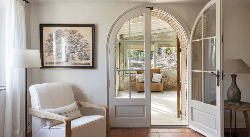 Photo of The Olive Green Arch