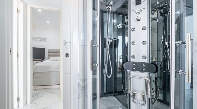 Photo of The Lady in Gold