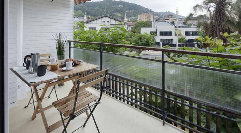 Photo of Good Times & Tan Lines