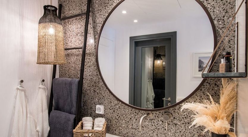 Photo of Honeymoon Avenue