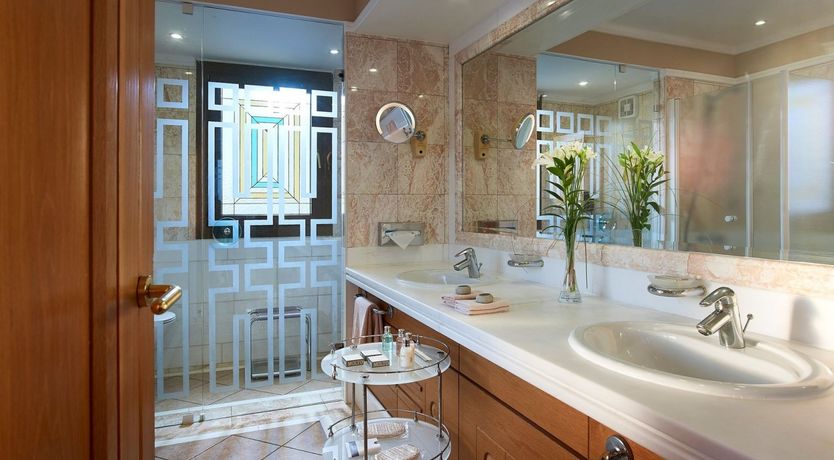 Photo of Royal Tempest