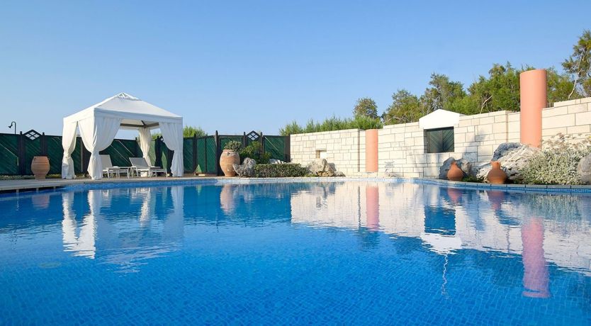 Photo of Royal Tempest