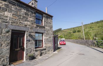 Dolwen Holiday Cottage