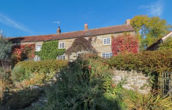 The Farmhouse - Low Farm Holiday Cottage
