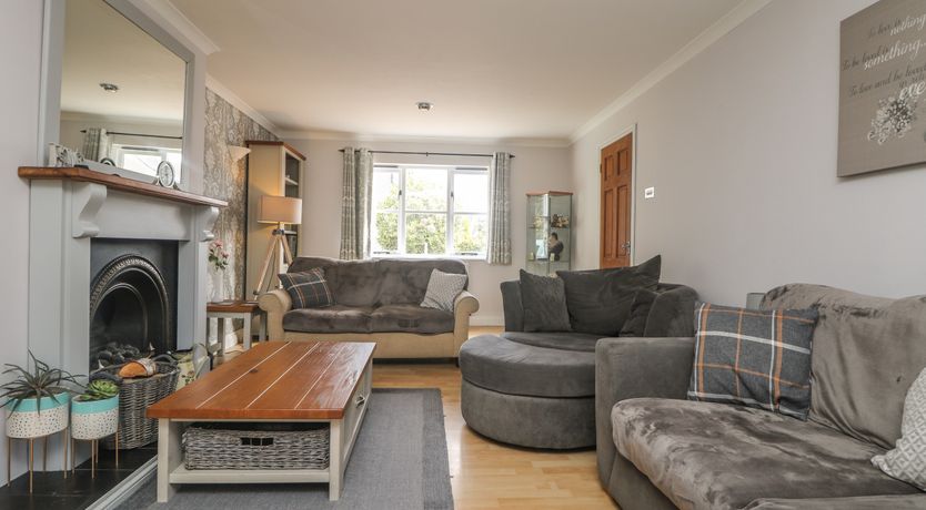 Photo of 28 The Turnpike