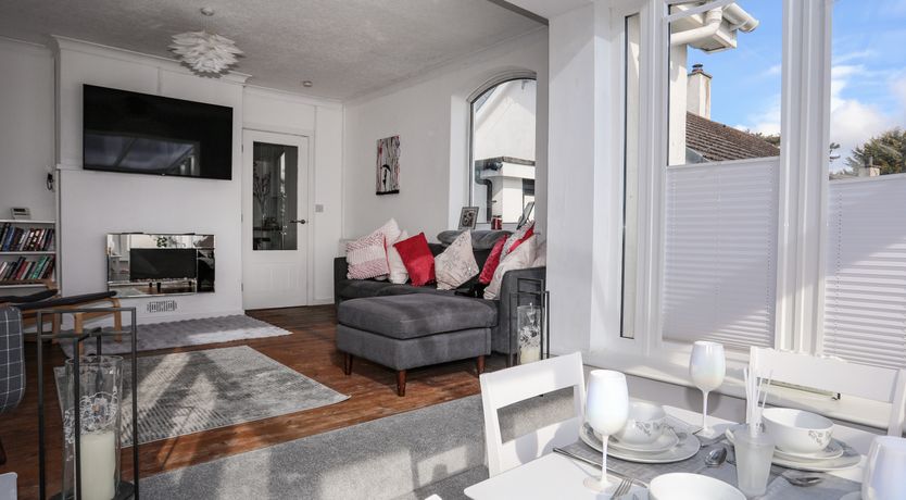 Photo of 5 Breeze Hill