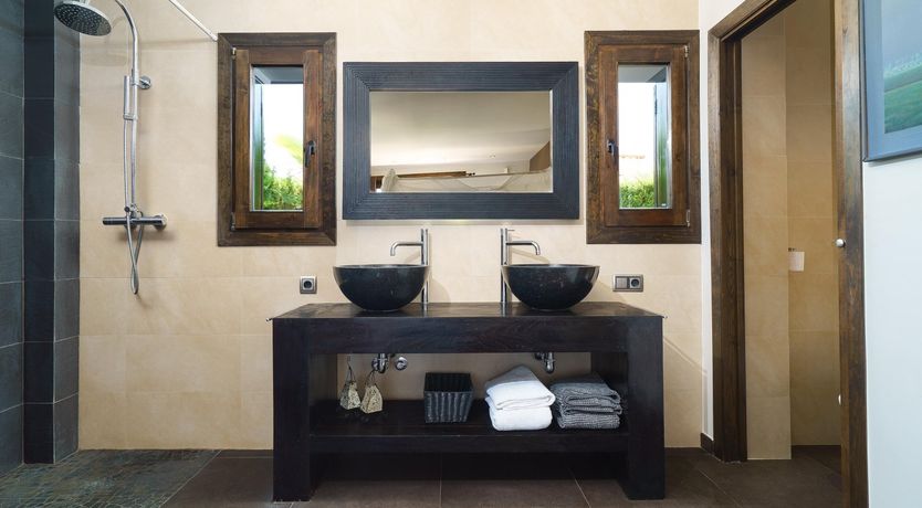 Photo of Views Of The Elephant