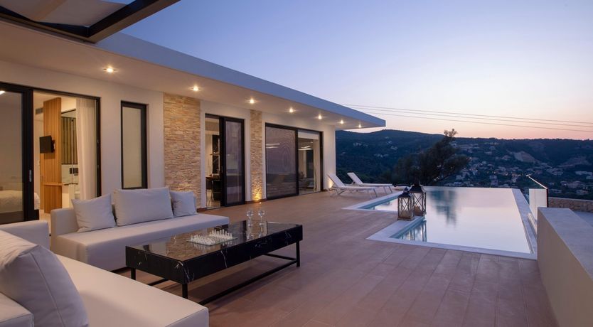 Photo of Moon Reflection