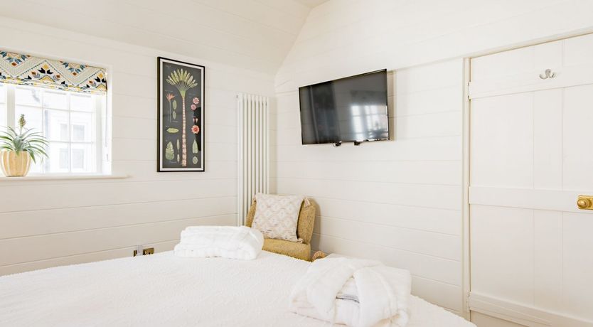 Photo of Cottage of Wheelwrights