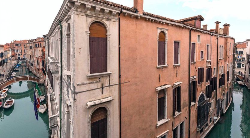 Photo of Cosy on the Canal