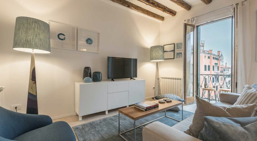 Photo of Cosy on the Canal