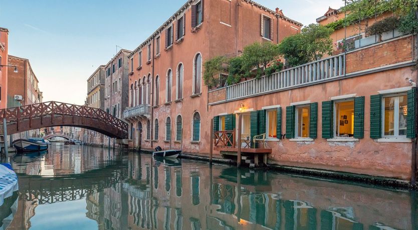 Photo of The Colourful Canal