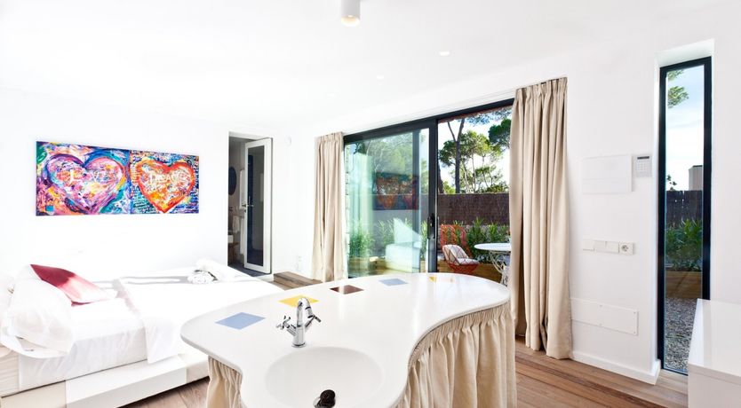 Photo of Space & Sea