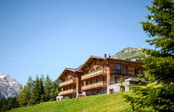 Mountain View Chalet Holiday Home