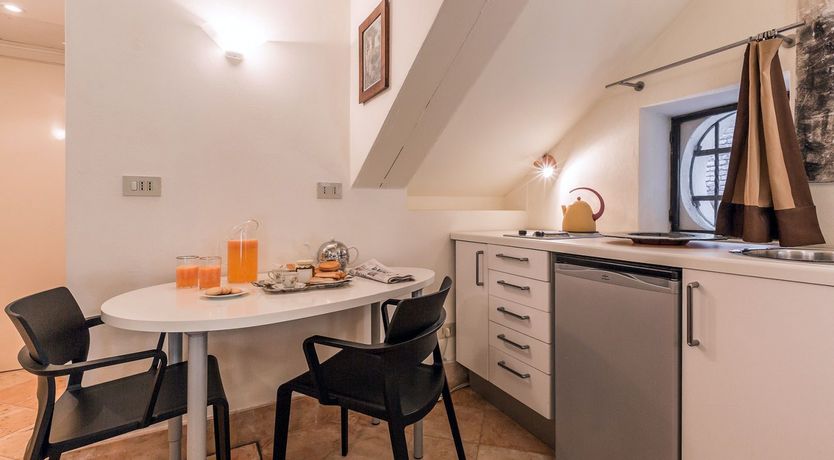 Photo of Art's Charm