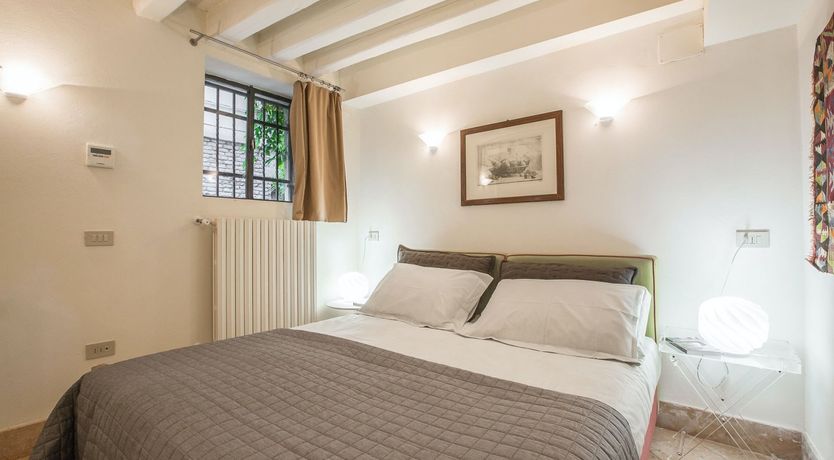 Photo of Art's Charm