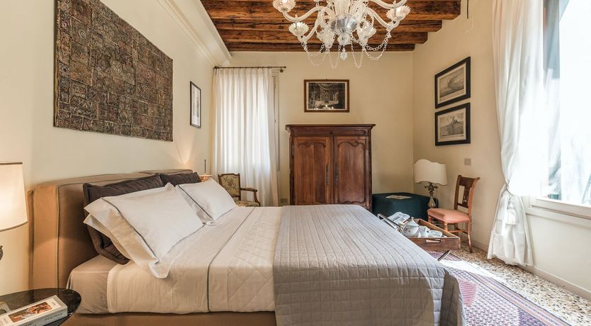 Photo of Art's Charm