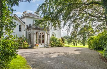 Centuries of Style Holiday Cottage