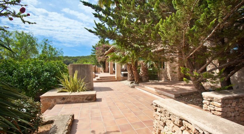 Photo of The Grand Charm