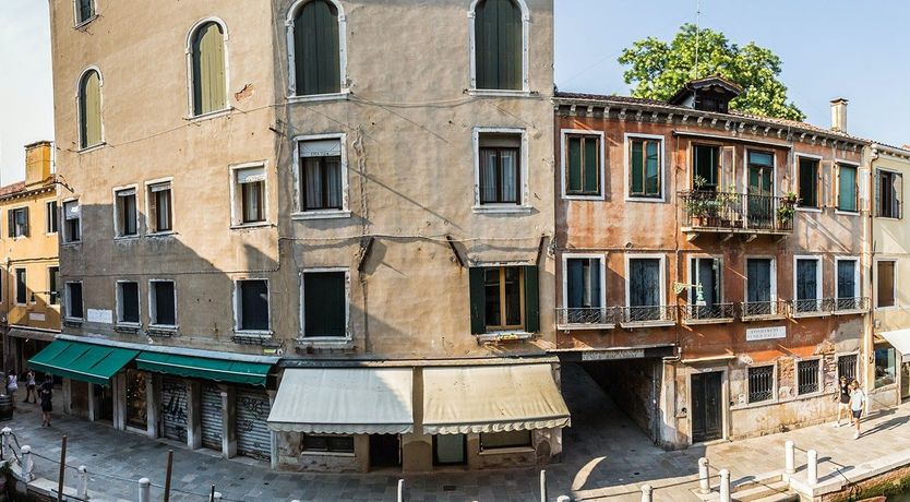 Photo of Art Lovers Unite