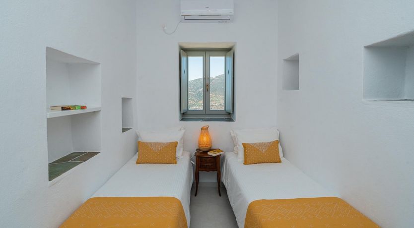 Photo of Rising Moon