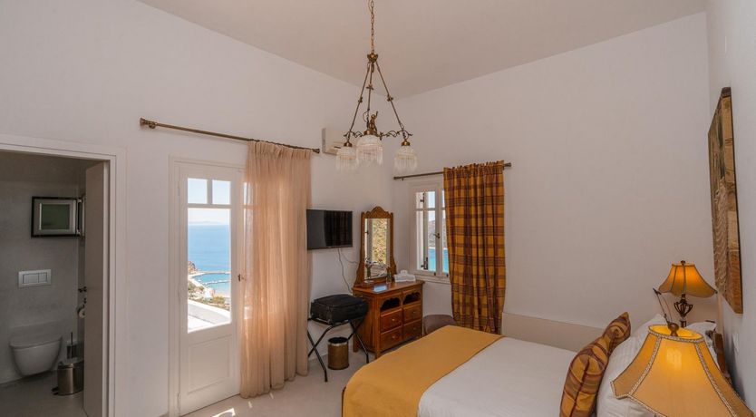 Photo of Rising Moon