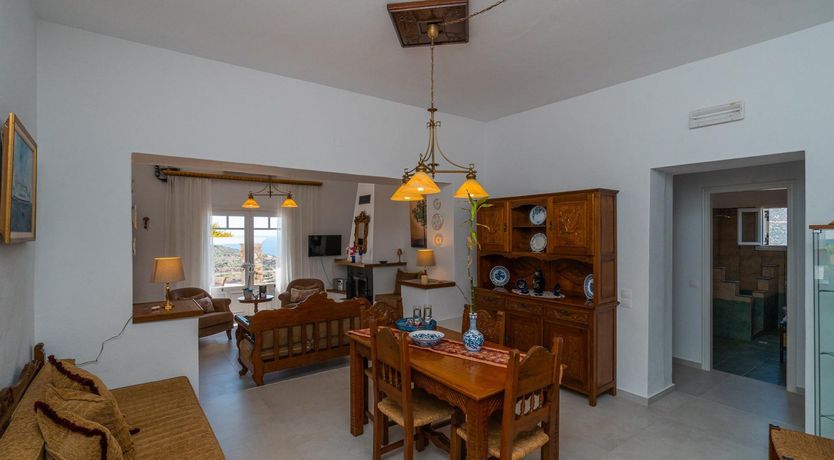 Photo of Rising Moon