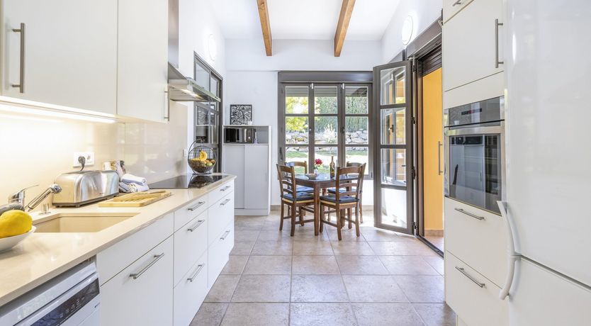 Photo of Honey Breeze