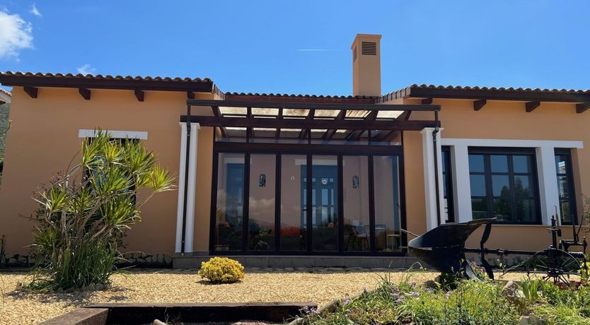 Photo of Honey Breeze