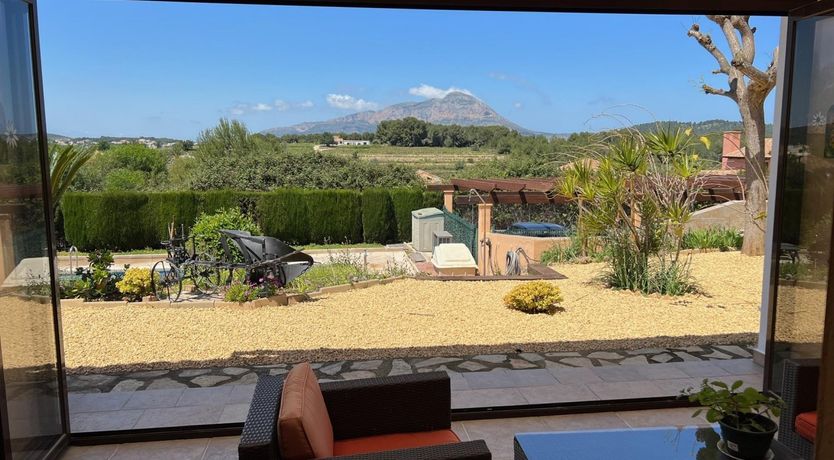 Photo of Honey Breeze