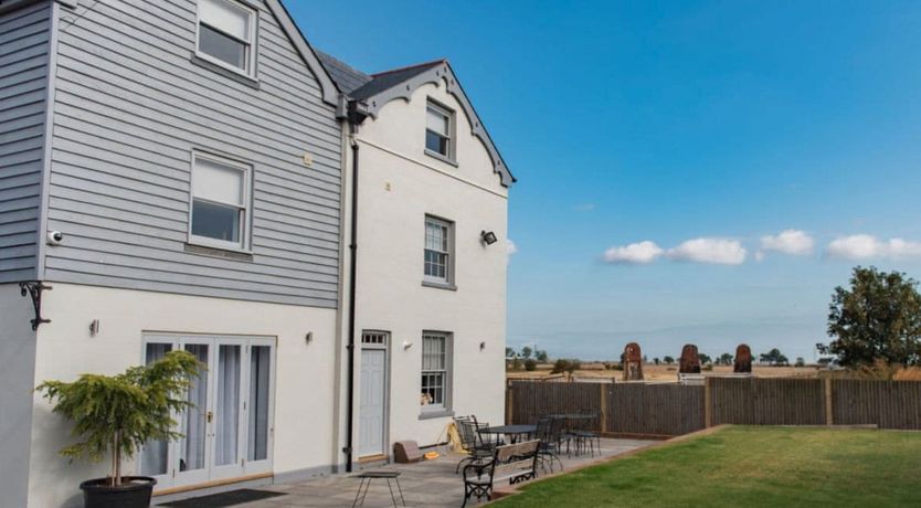 Photo of Customs Place