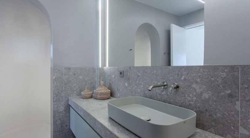 Photo of I Can See For Miles & More