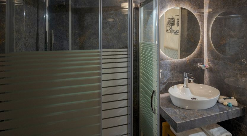 Photo of Heraklion Hibiscus