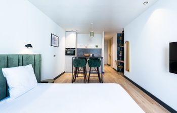 Smooth Jade Apartment