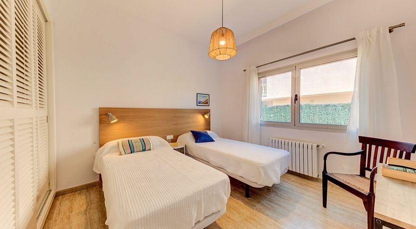 Photo of Coral & Conch