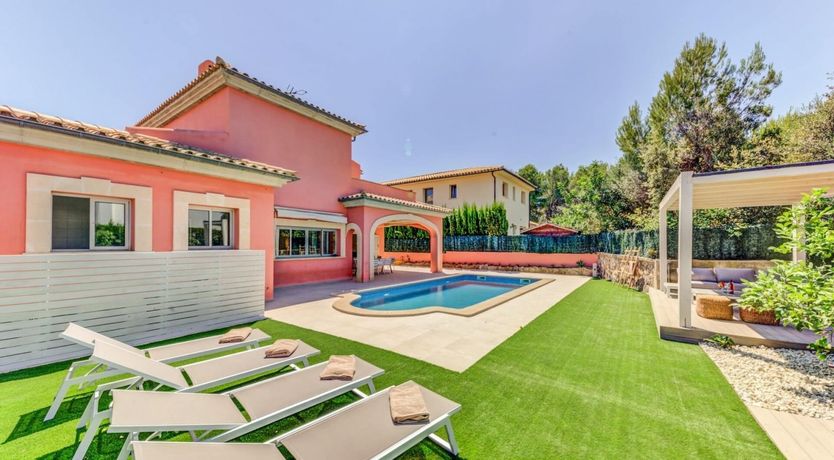 Photo of Coral & Conch