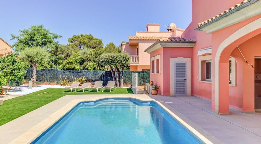 Photo of Coral & Conch