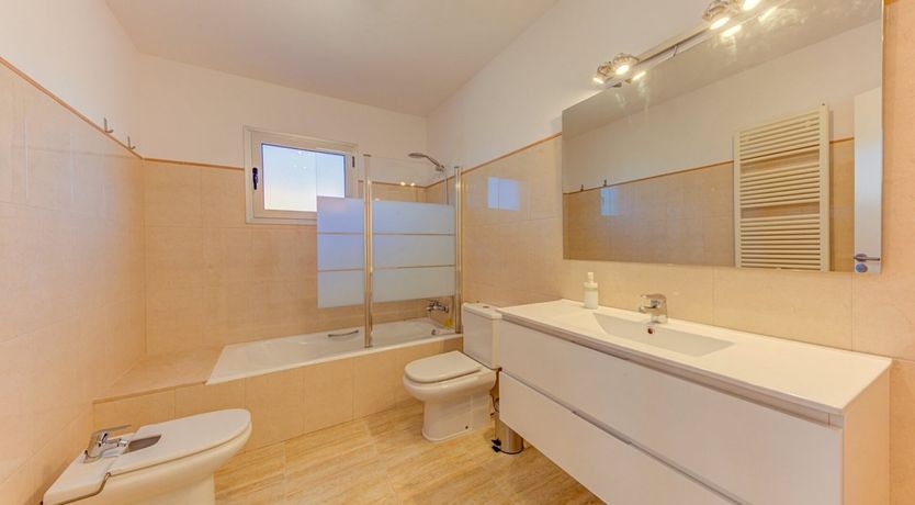 Photo of Coral & Conch