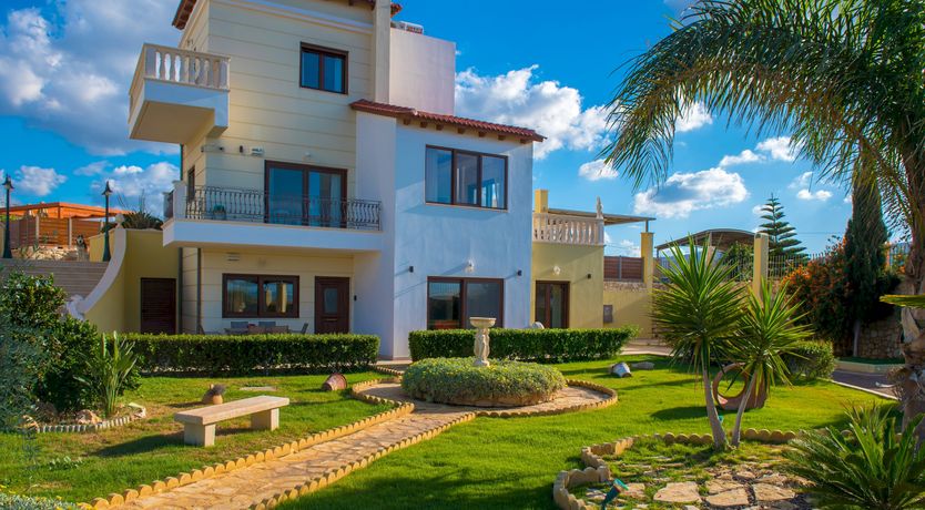 Photo of Shades of Kyanos