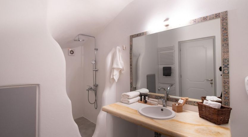 Photo of Arch & Macrame