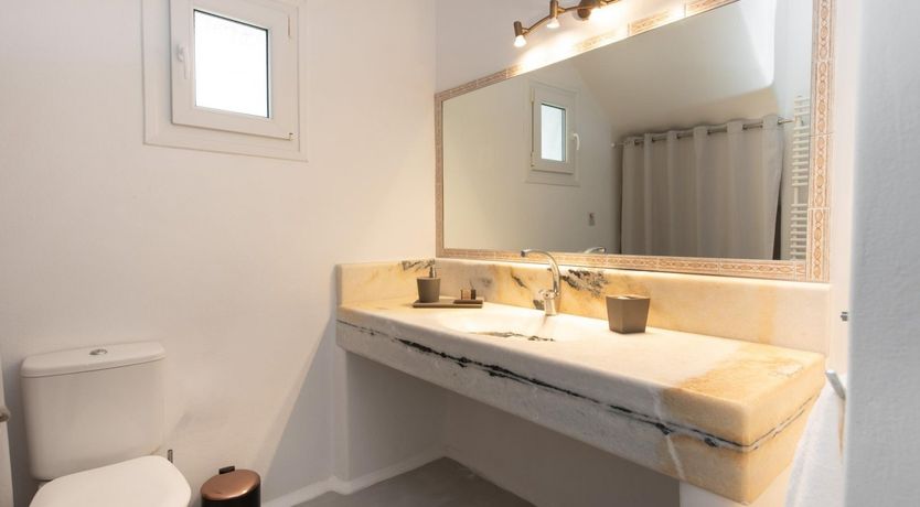 Photo of Arch & Macrame