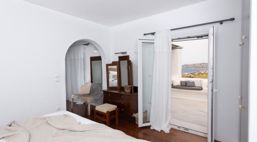 Photo of Arch & Macrame