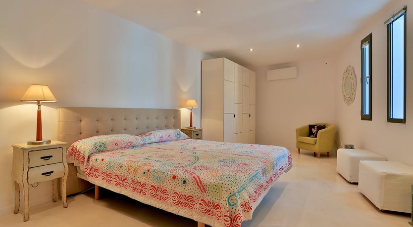 Photo of Hazy Island View