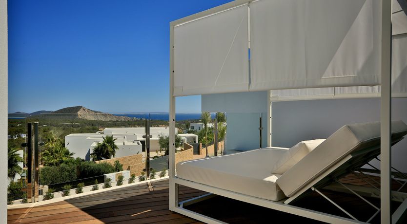 Photo of Hazy Island View