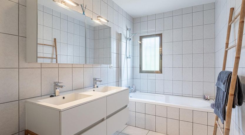 Photo of Angles & Arches