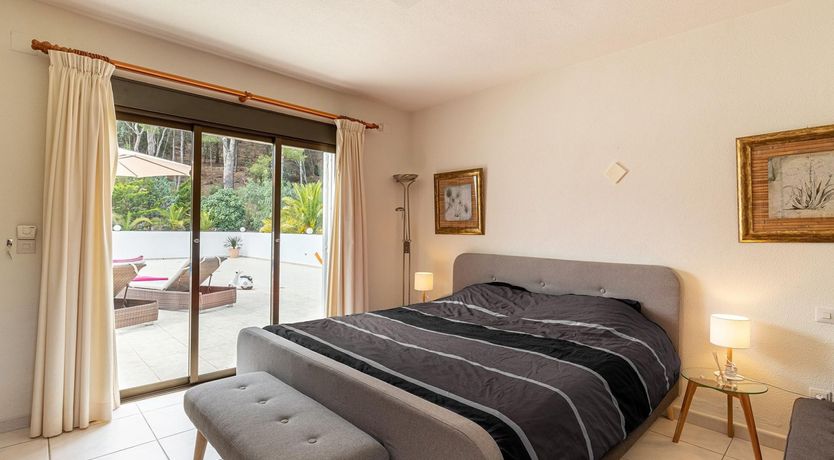 Photo of Angles & Arches