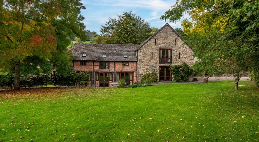 Photo of 6 Bed in Hay on Wye