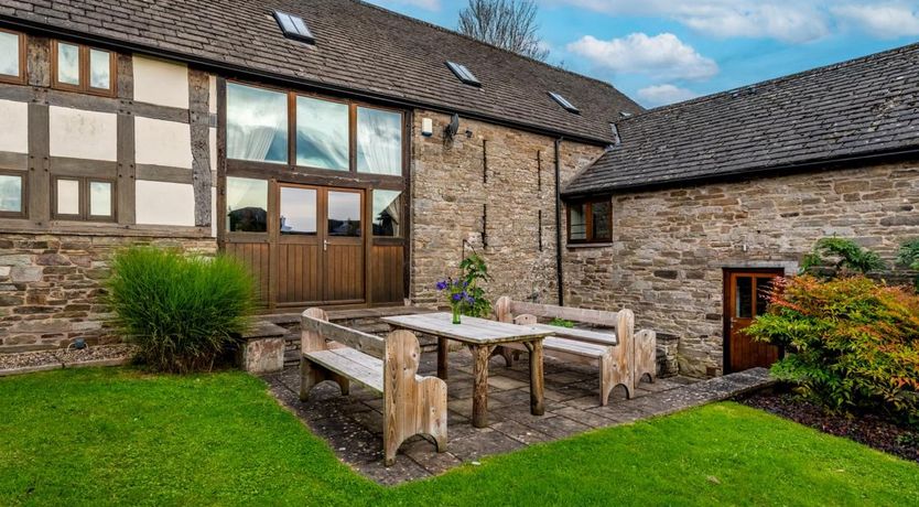 Photo of 6 Bed in Hay on Wye