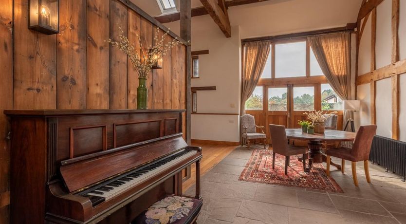 Photo of 6 Bed in Hay on Wye